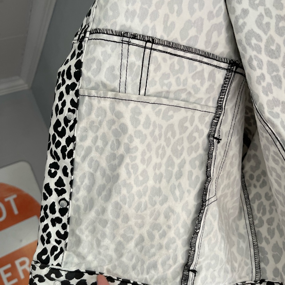 Cheetah jacket - Picture 4 of 4